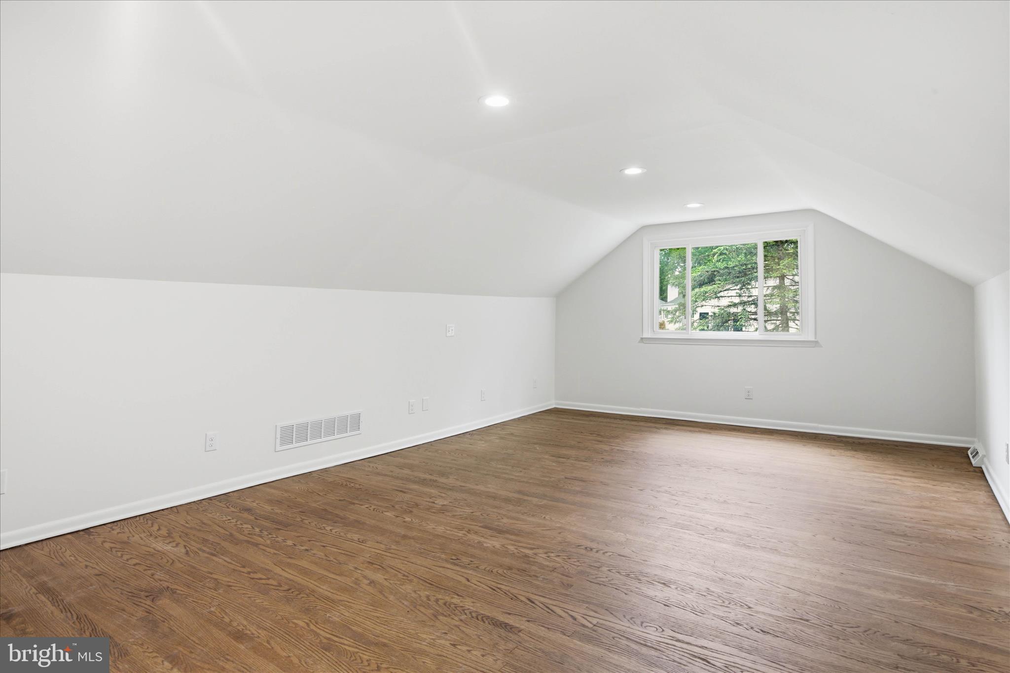 MONTGOMERY WOODS - Residential