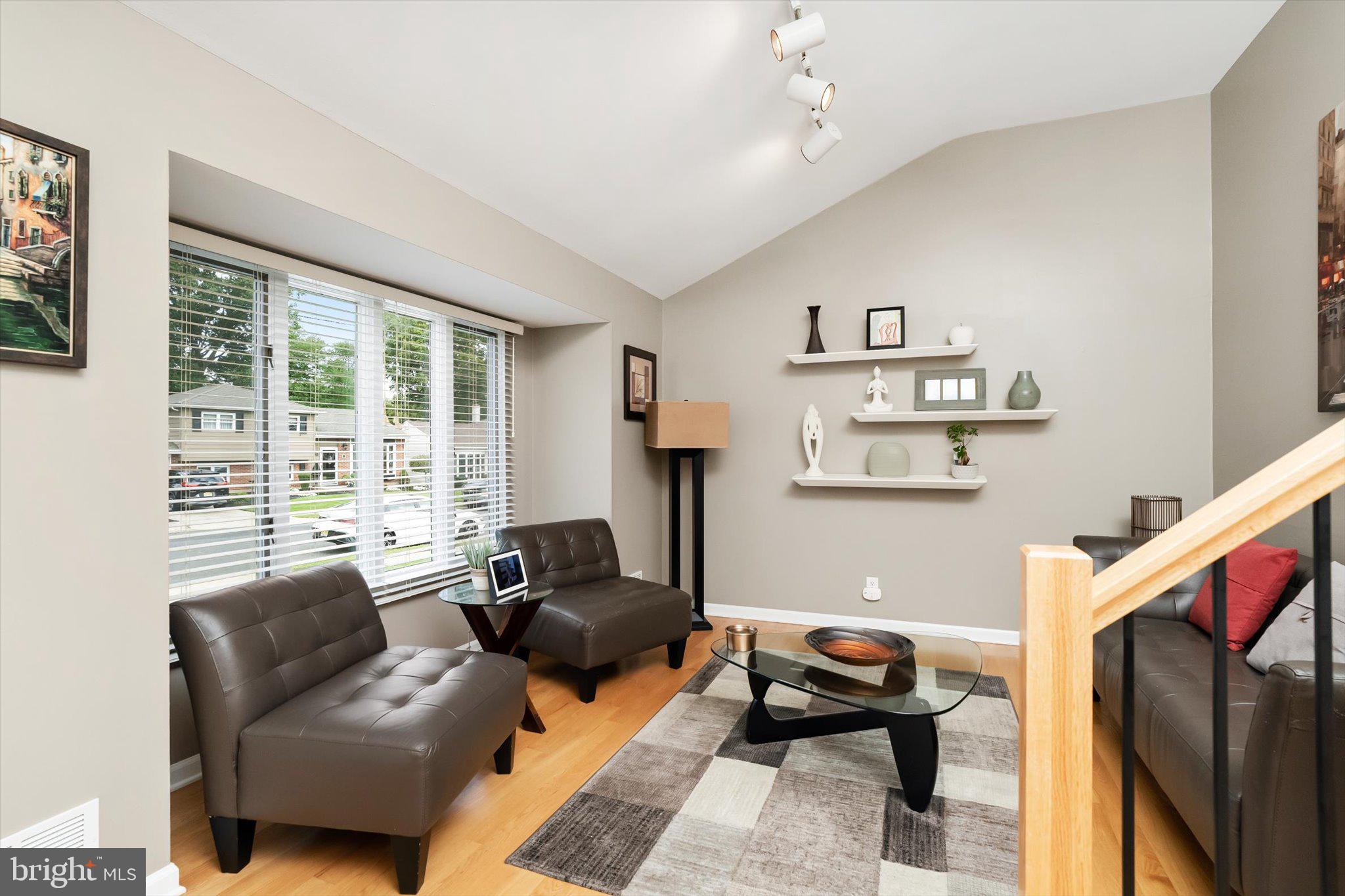 15 OVINGTON DRIVE