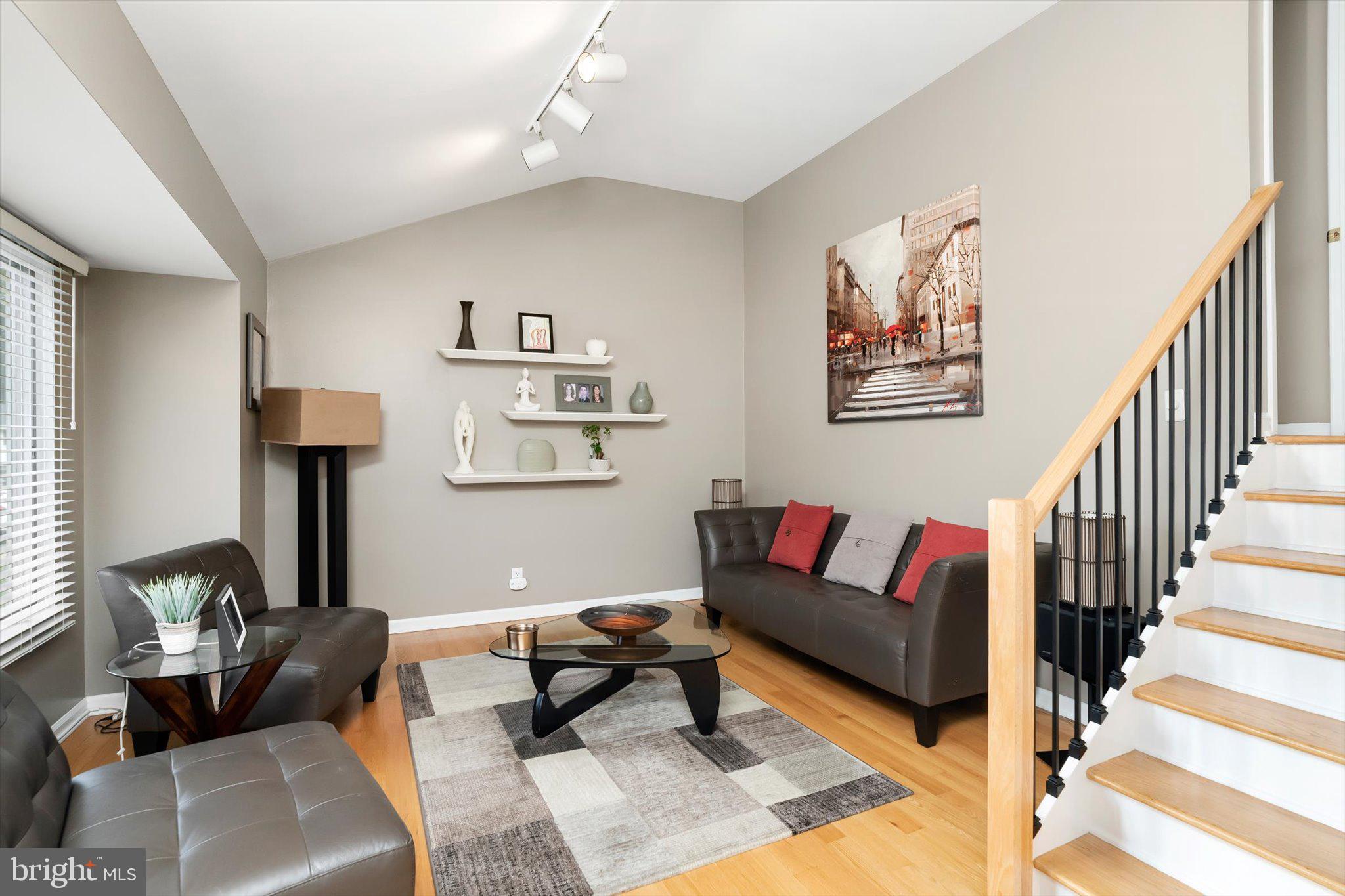 15 OVINGTON DRIVE