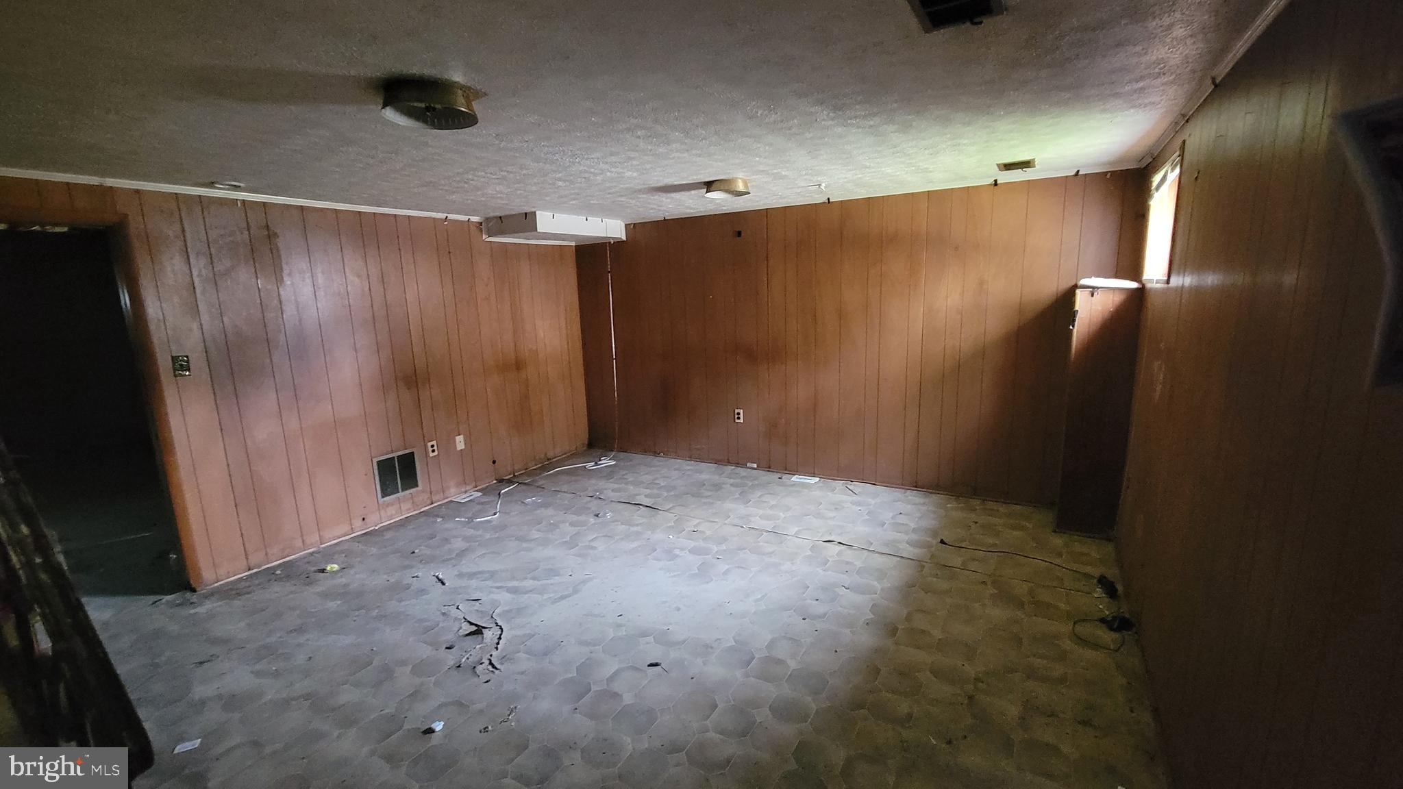 ANDREWS VILLAGE CONDOMIN - Residential