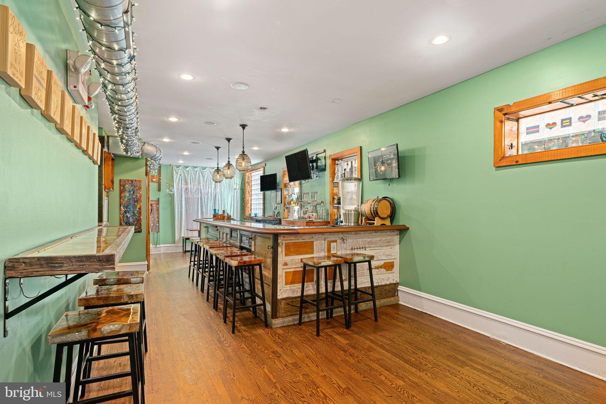 RITTENHOUSE SQUARE - Commercial Sale