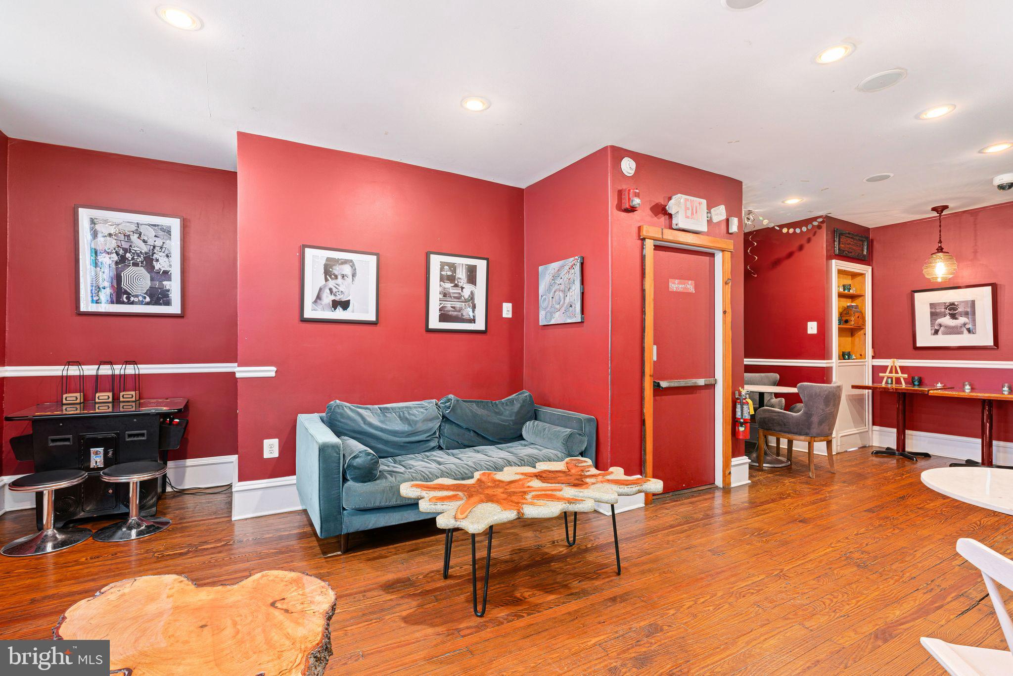 RITTENHOUSE SQUARE - Commercial Sale