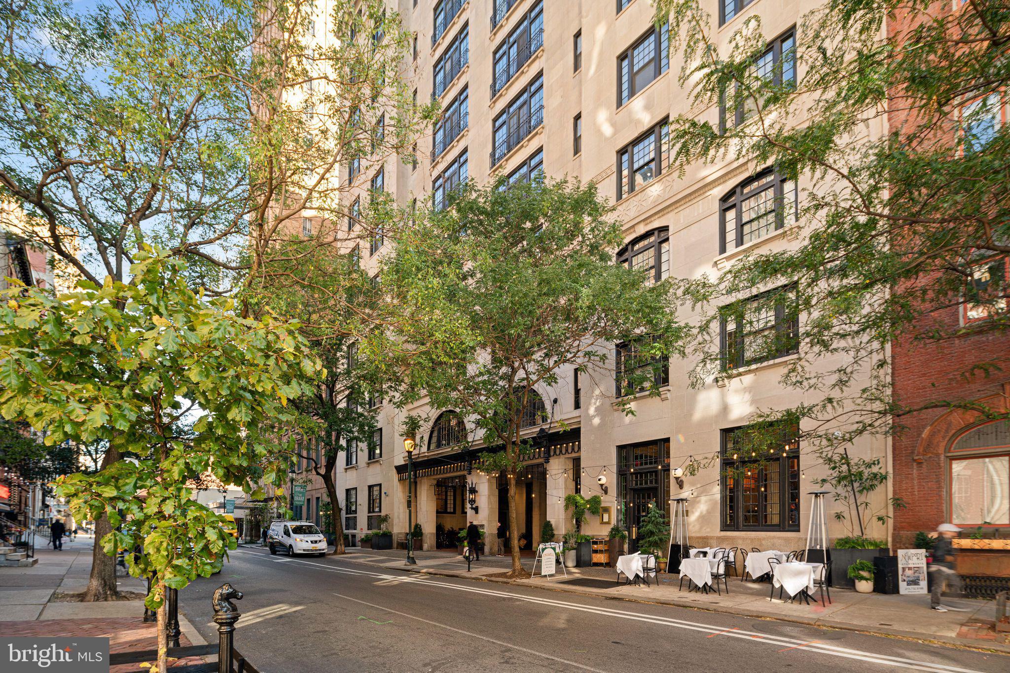 RITTENHOUSE SQUARE - Commercial Sale