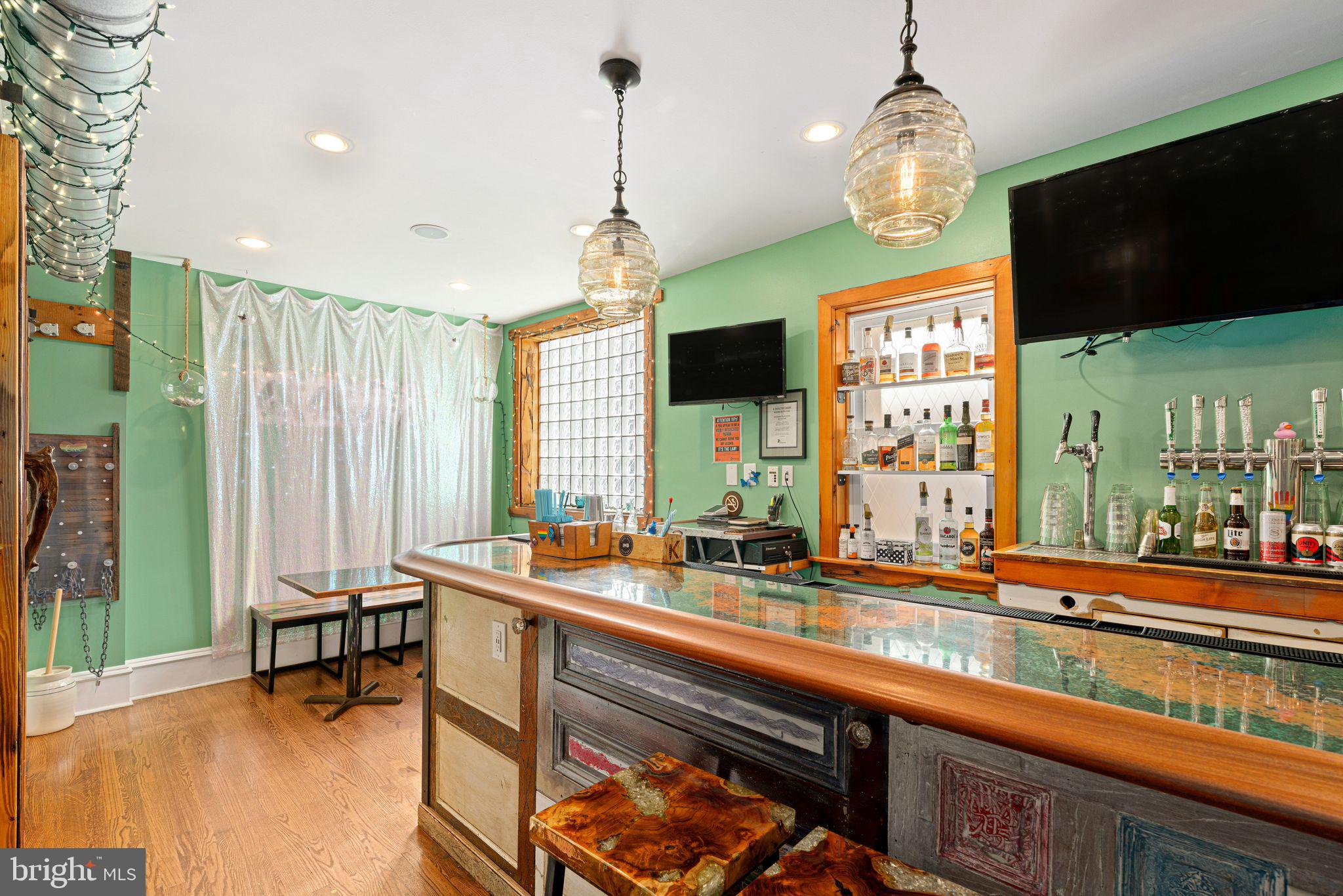 RITTENHOUSE SQUARE - Commercial Sale