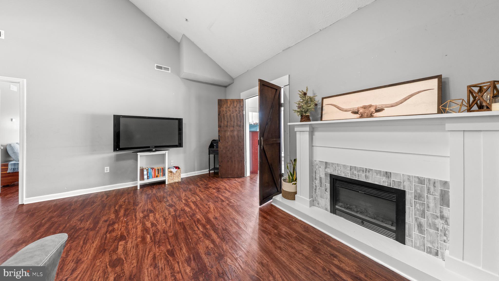 WOOD CREEK GOLF COMM - Residential