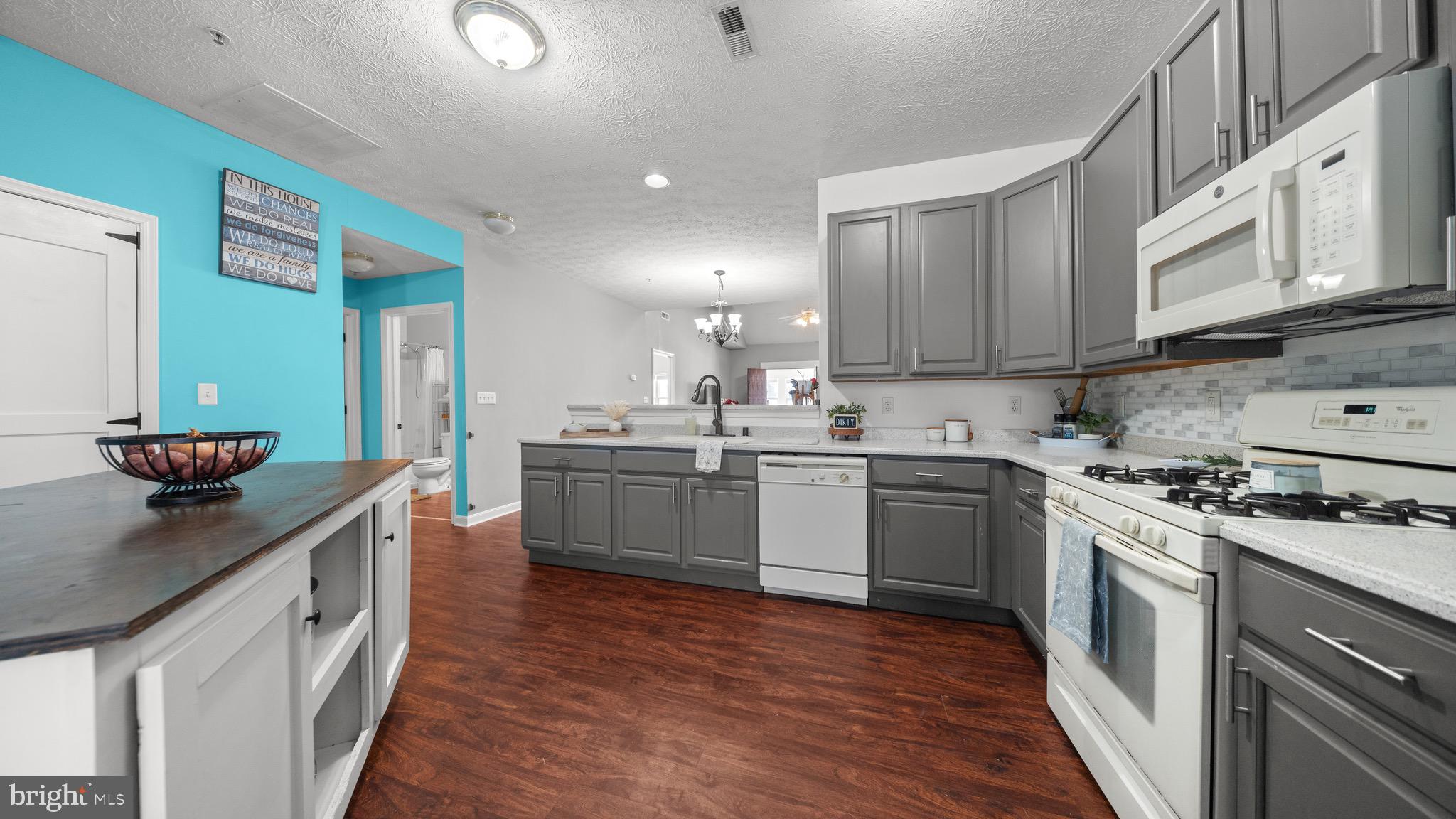 WOOD CREEK GOLF COMM - Residential