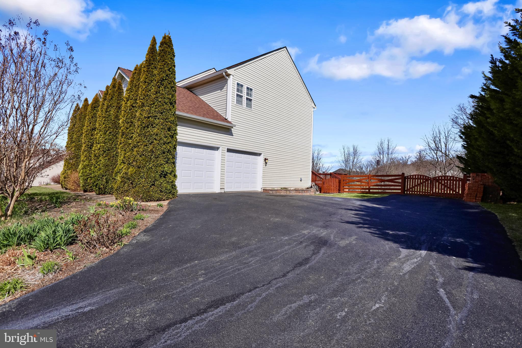 SPRUCE HILL ESTATES - Residential