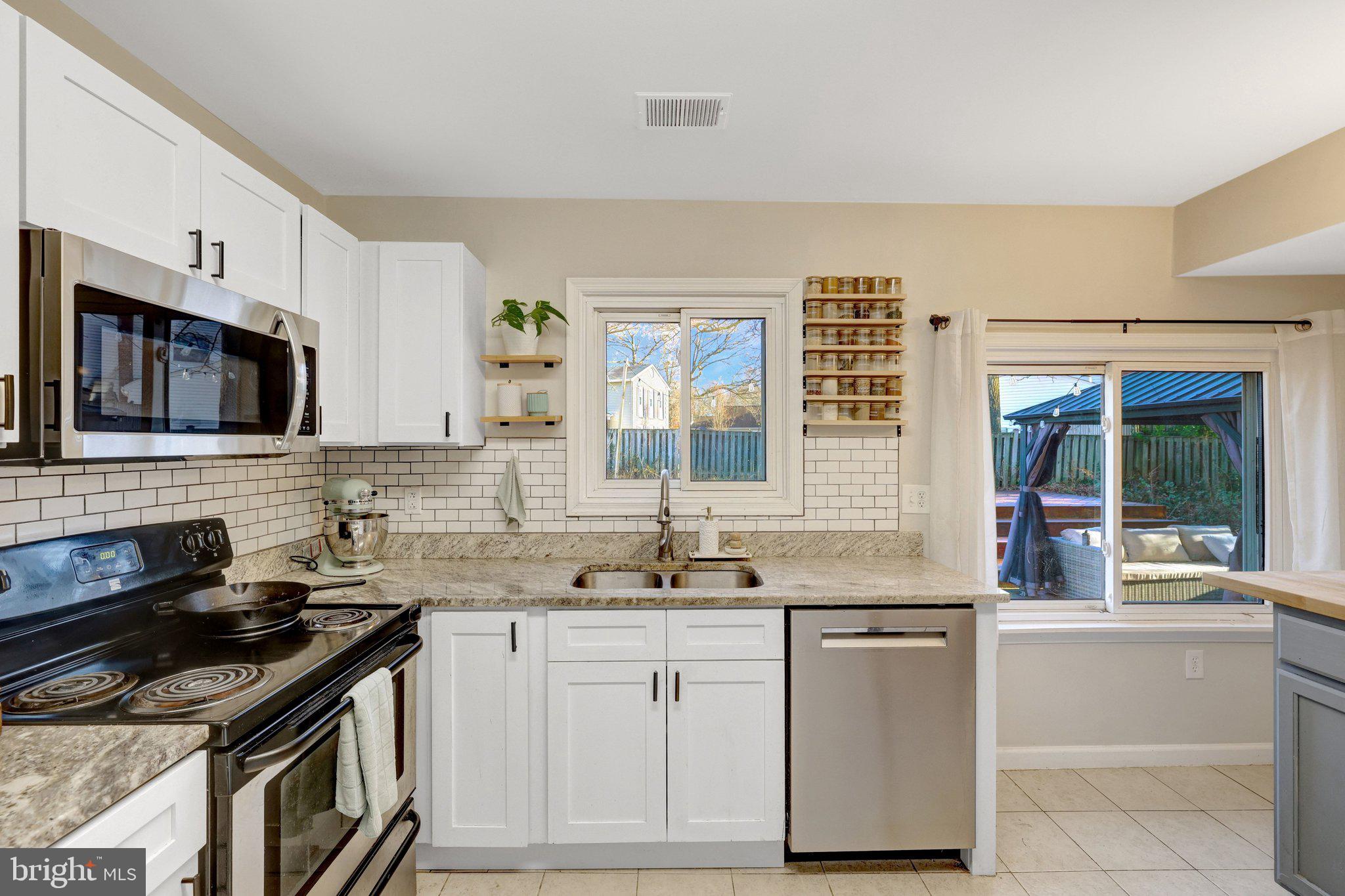 REFLECTION LAKE - Residential