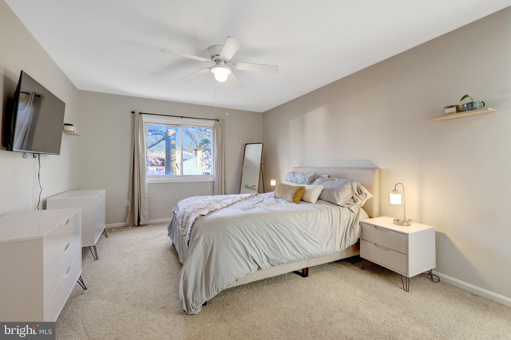 REFLECTION LAKE - Residential