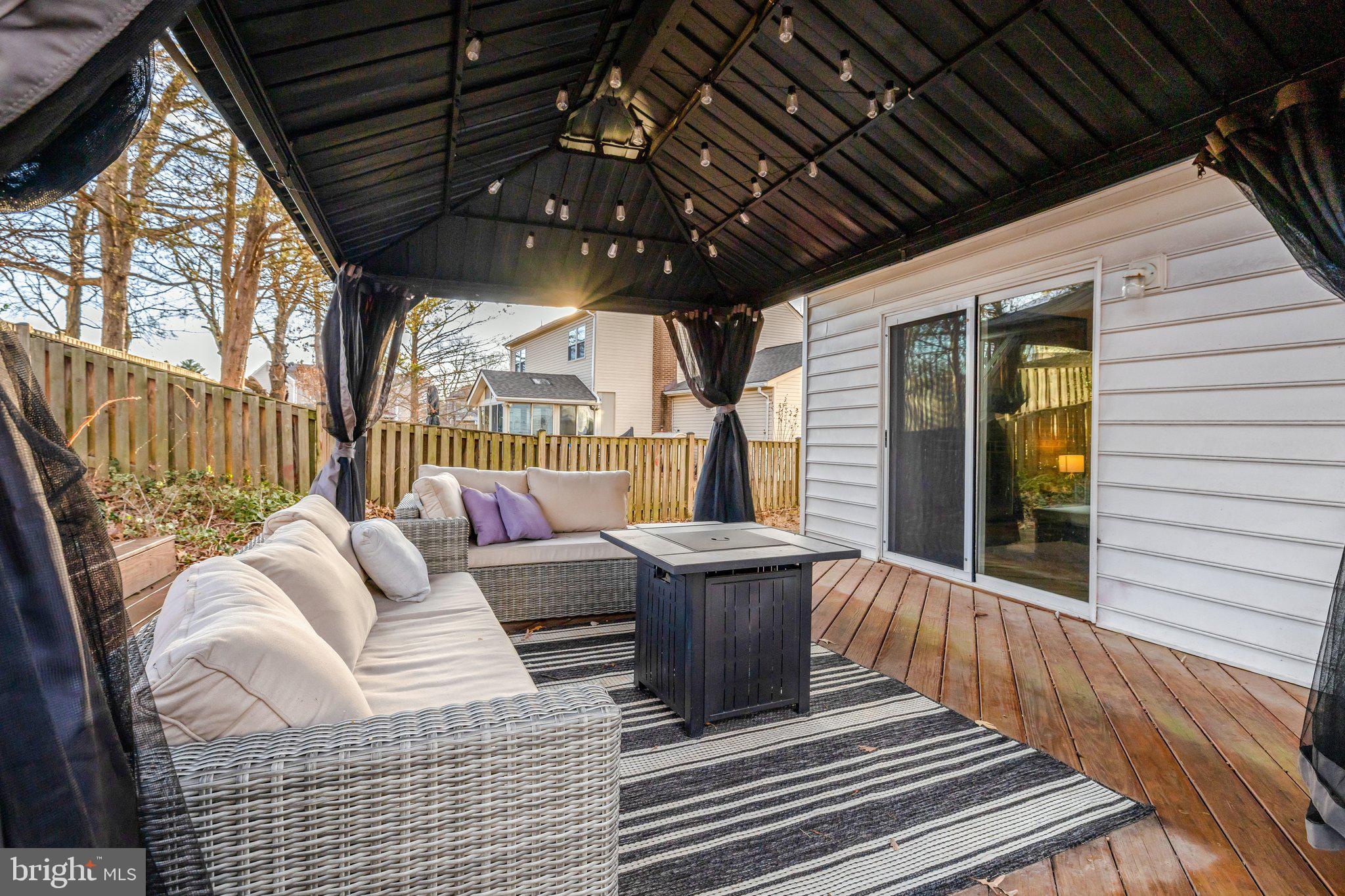 REFLECTION LAKE - Residential