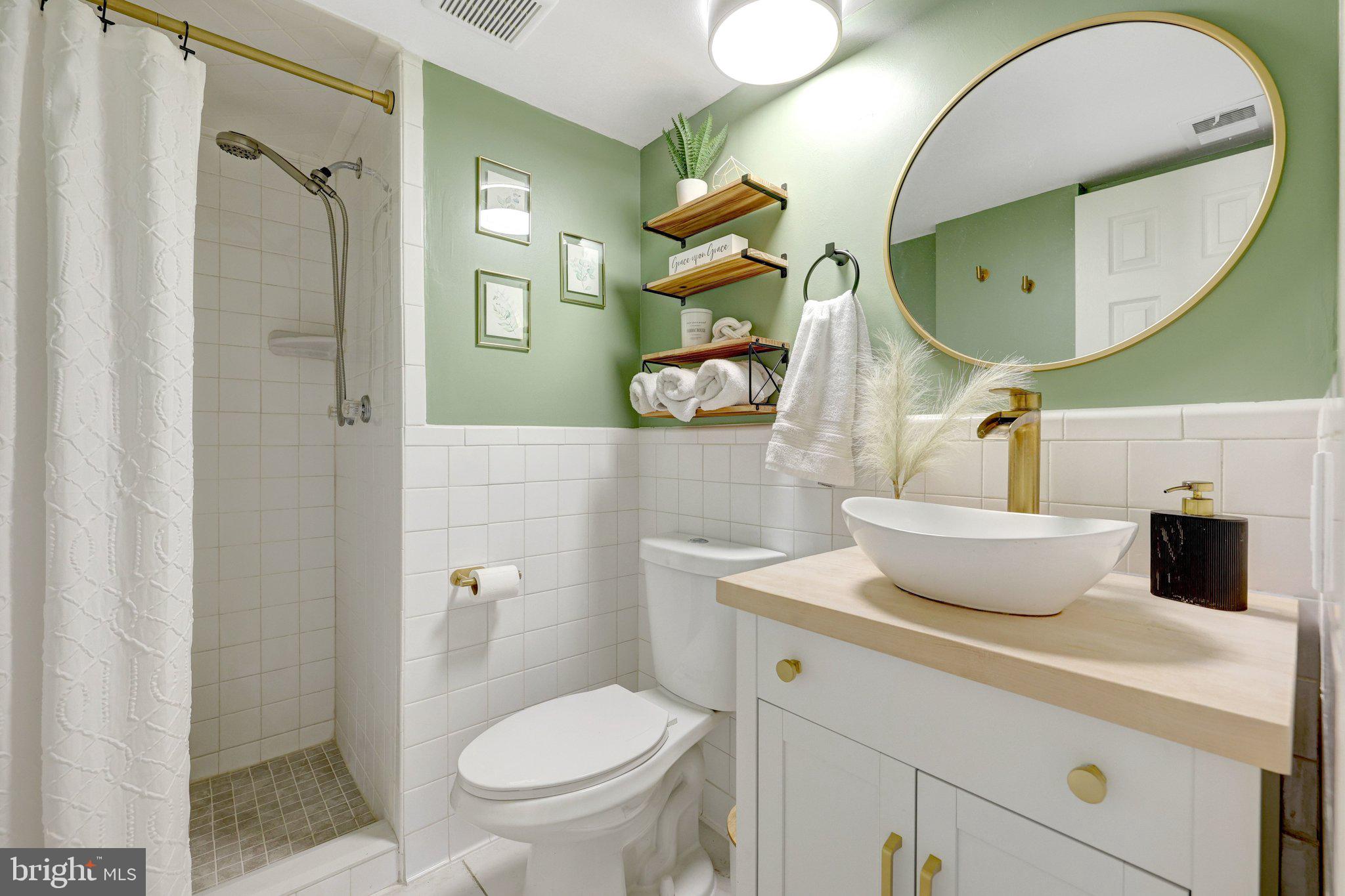 REFLECTION LAKE - Residential