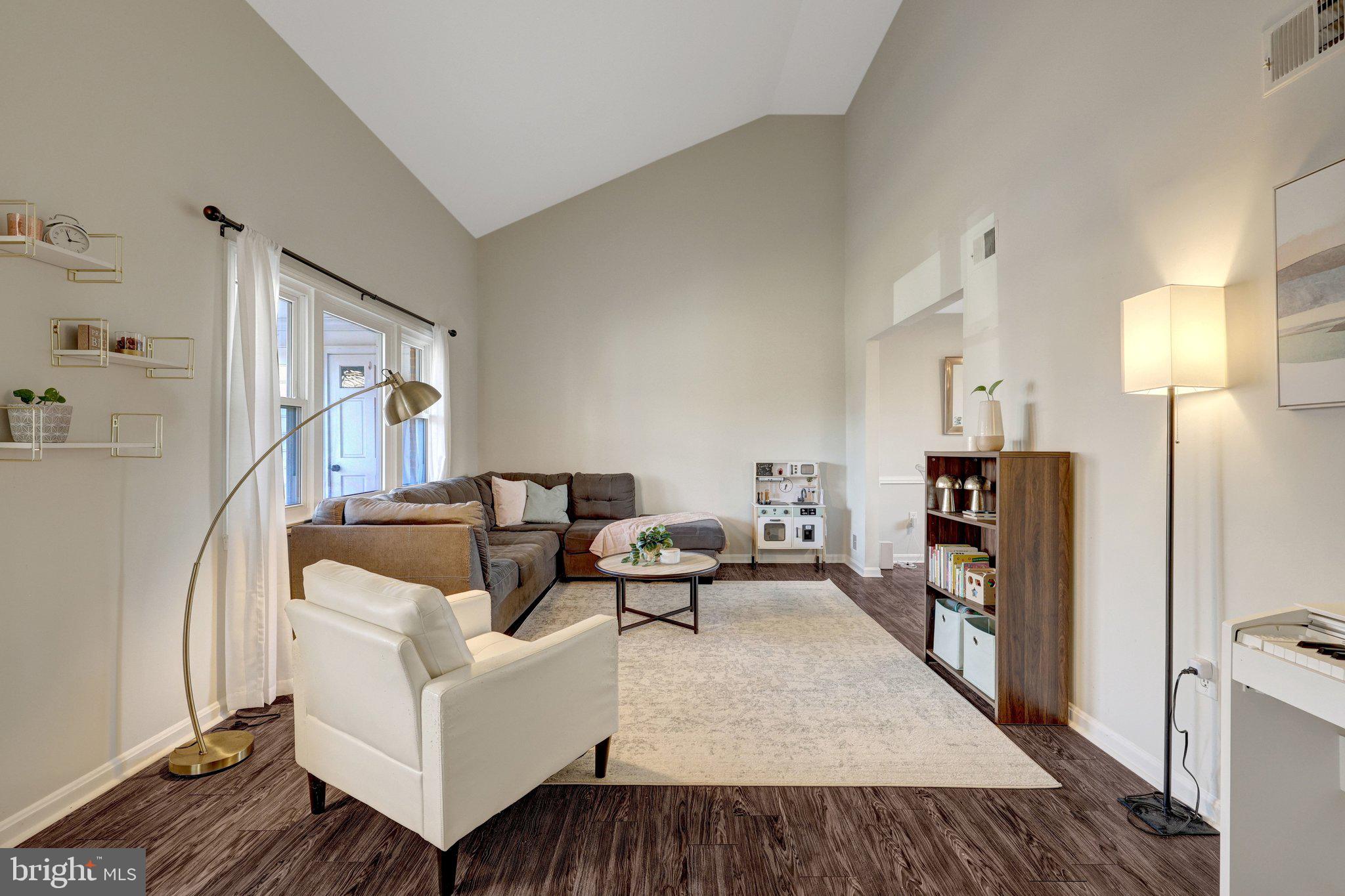 2155 VEENENDAAL COURT