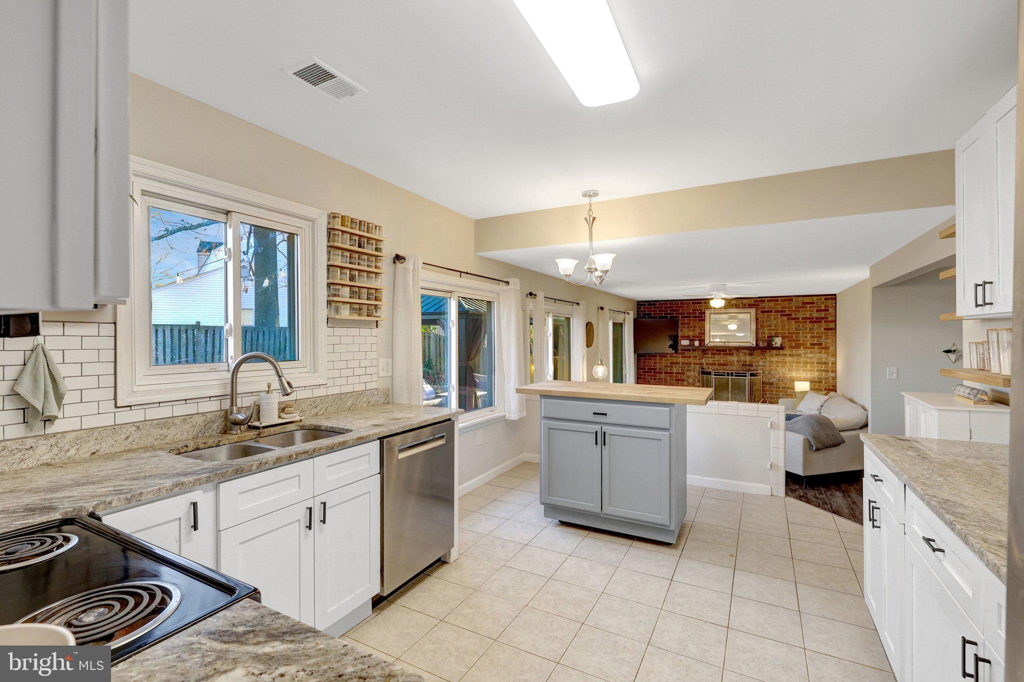 REFLECTION LAKE - Residential