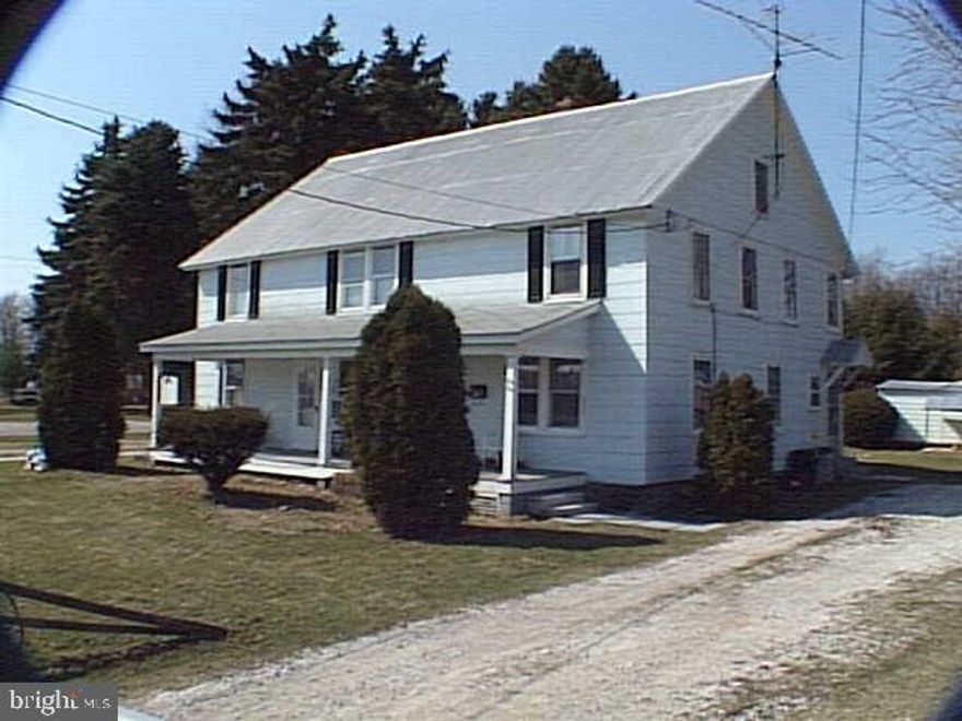 Three bedroom, one bathroom house.
Note: Applicant must fill out an application and be approved PRIOR to viewing the property. The online application can be found on our website. You can apply for this property under the property description.