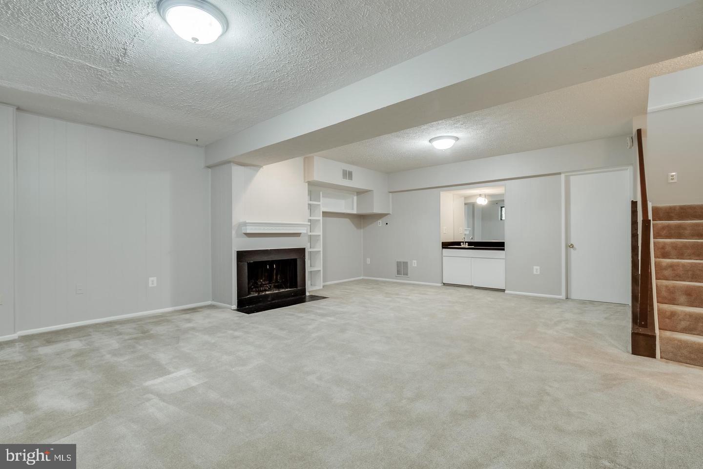 CHERRYWOOD SQUARE - Residential Lease