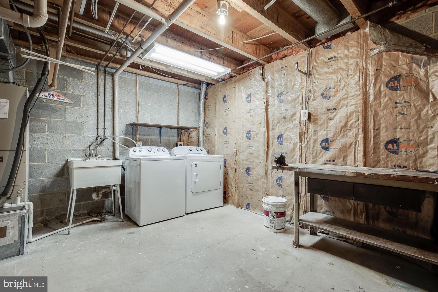 CHERRYWOOD SQUARE - Residential Lease