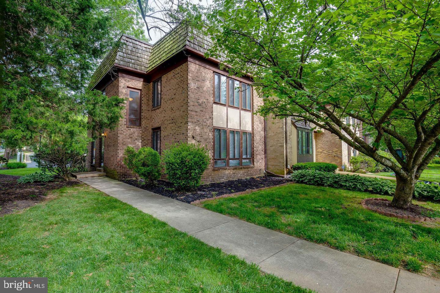 CHERRYWOOD SQUARE - Residential Lease