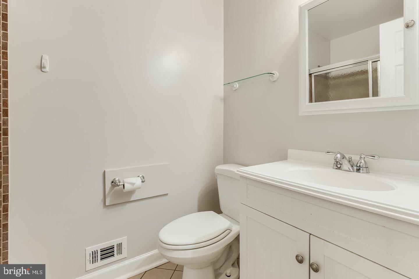 CHERRYWOOD SQUARE - Residential Lease