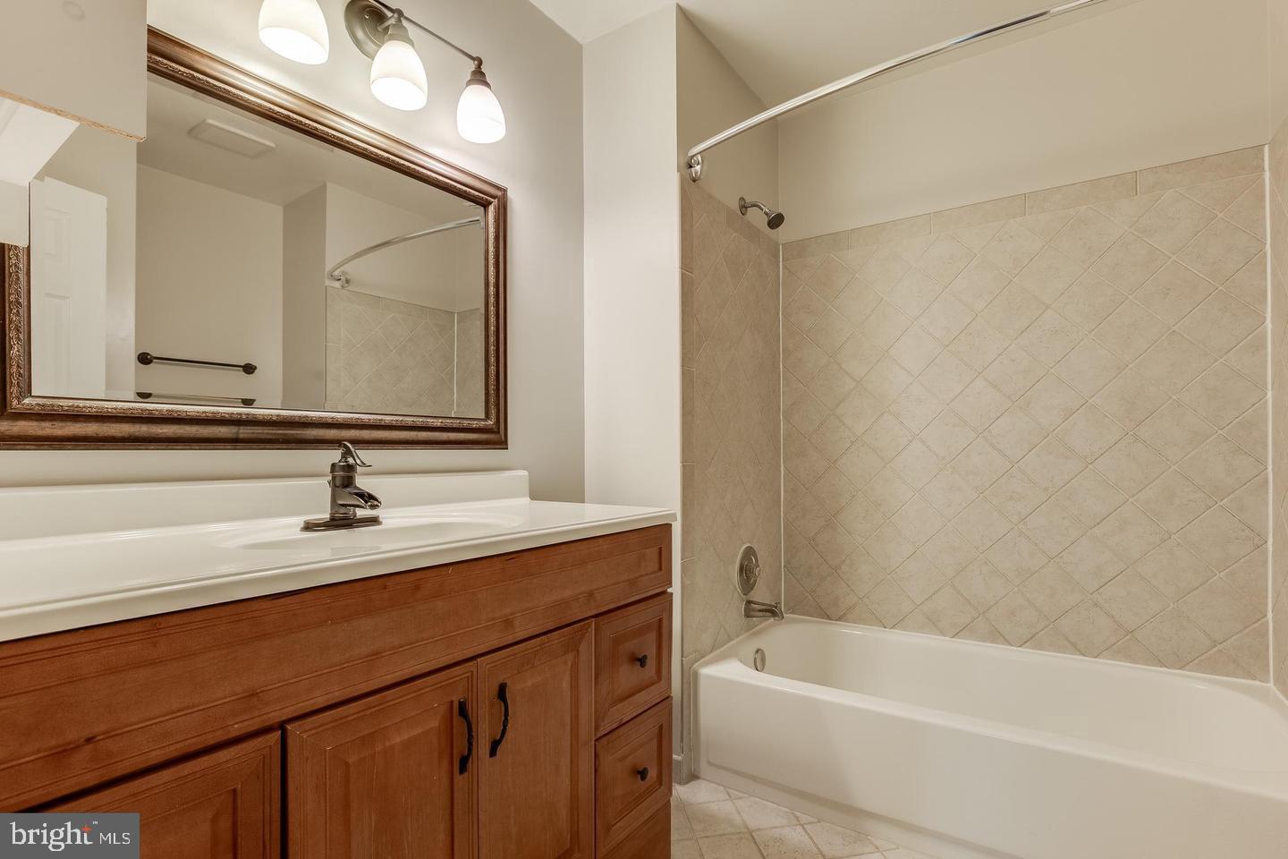 CHERRYWOOD SQUARE - Residential Lease