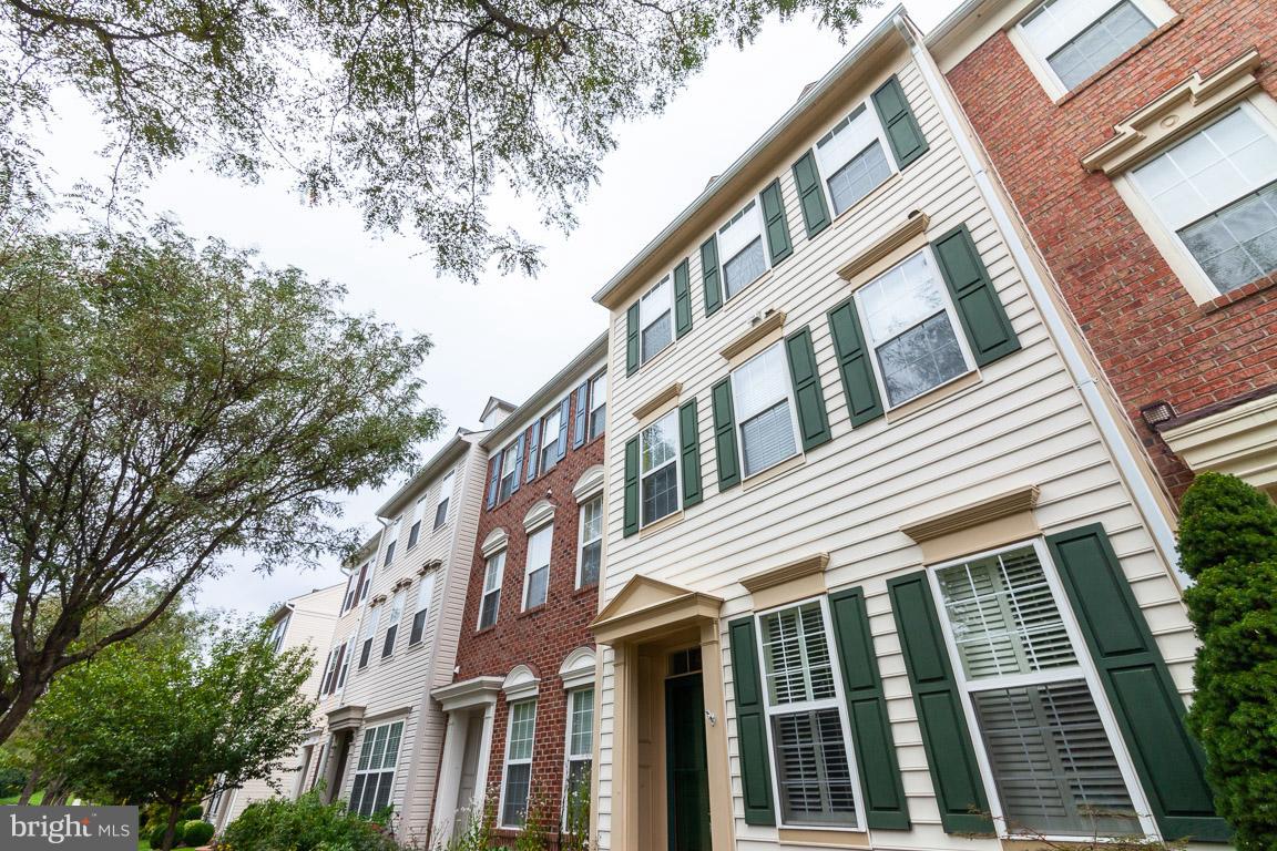 SOUTH RIDING - Residential