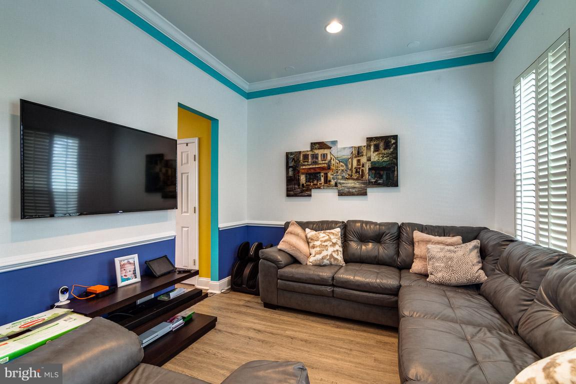 SOUTH RIDING - Residential