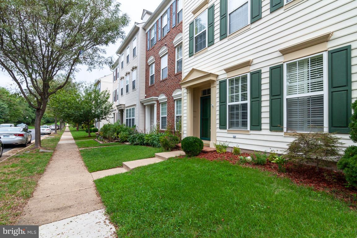 SOUTH RIDING - Residential