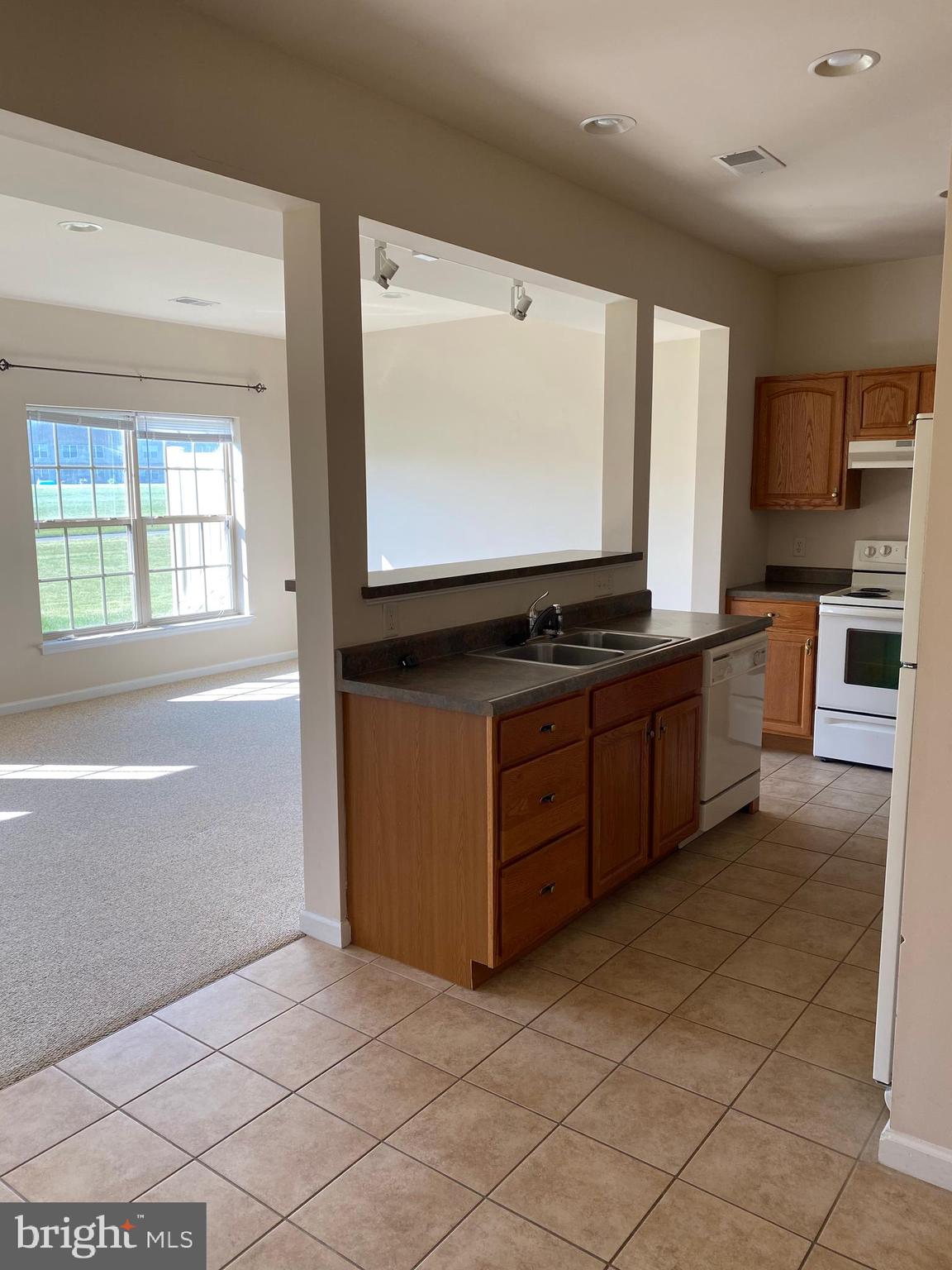NICHOLSON SQUARE VILLAGE - Residential Lease