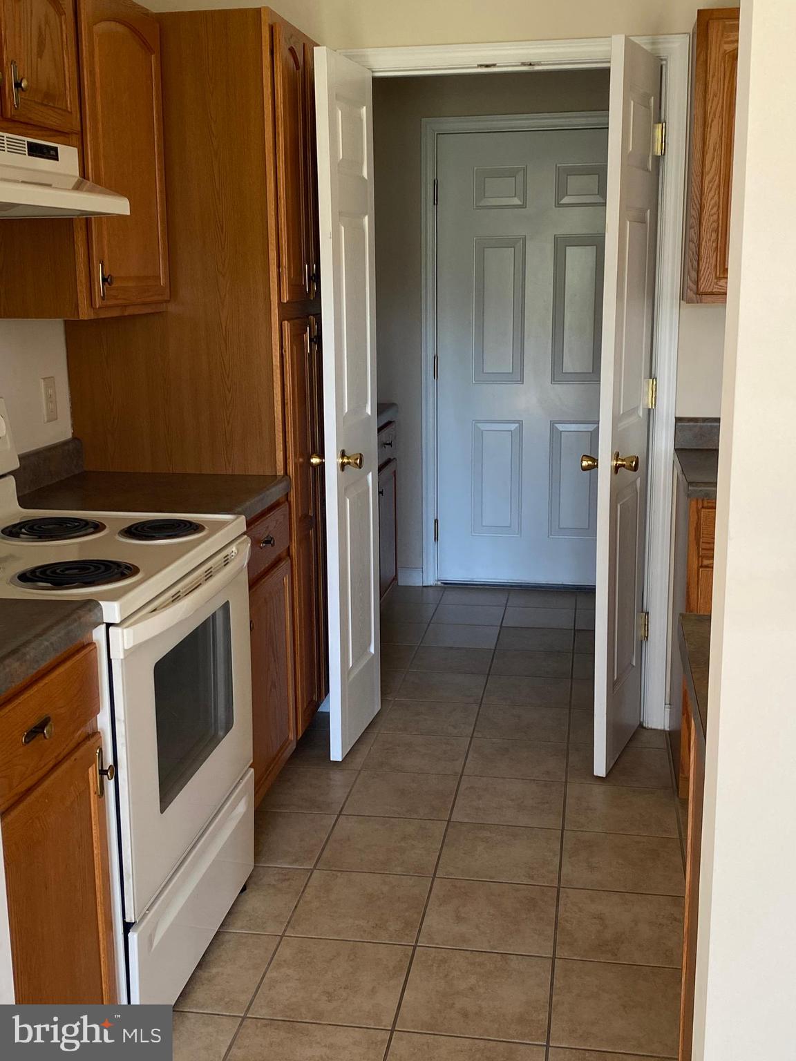 NICHOLSON SQUARE VILLAGE - Residential Lease