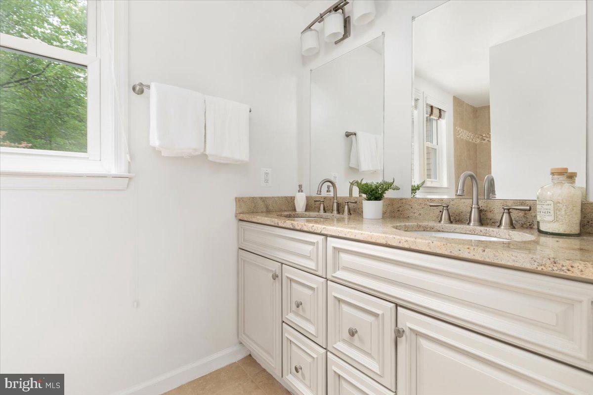 RESTON - Residential Lease