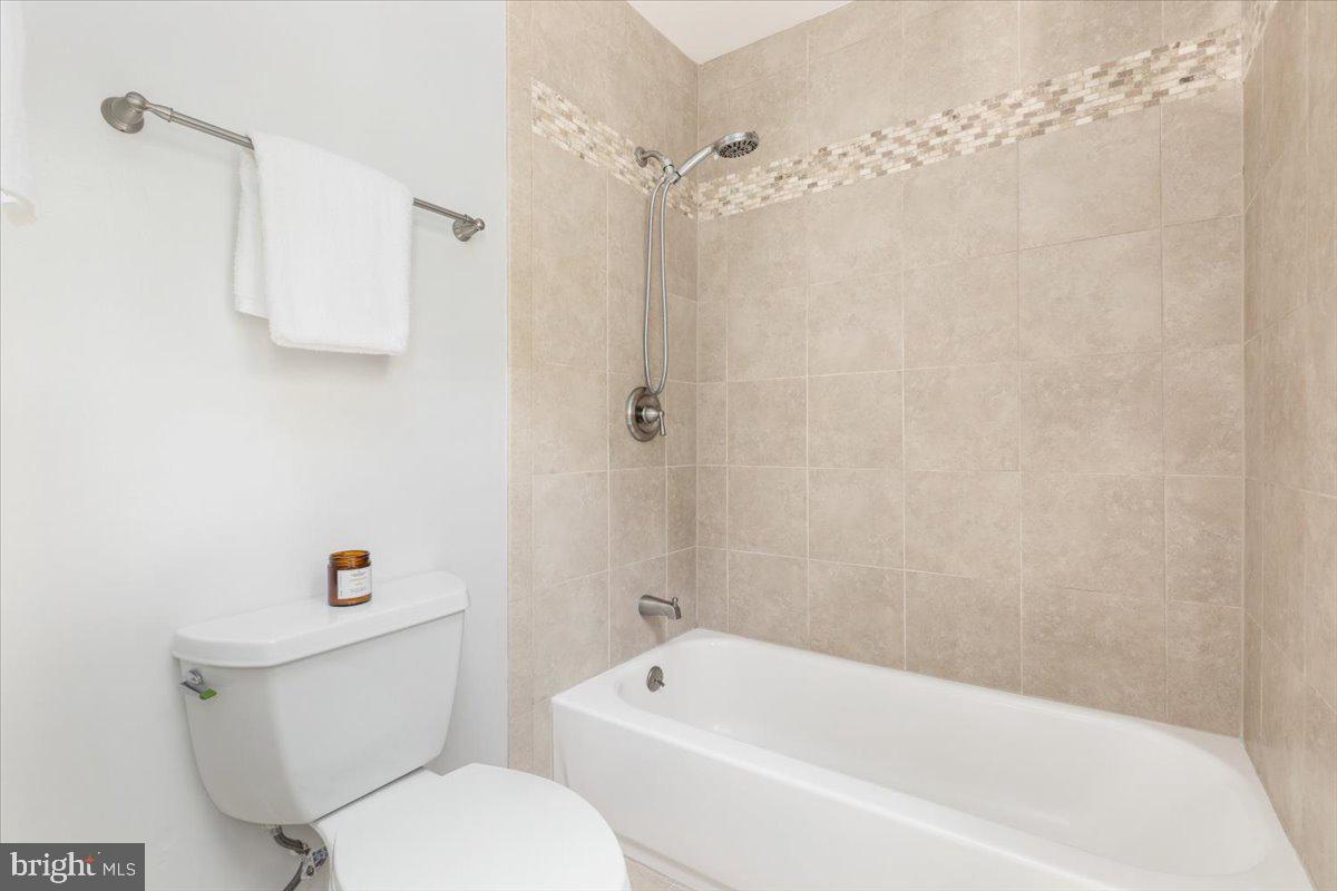 RESTON - Residential Lease