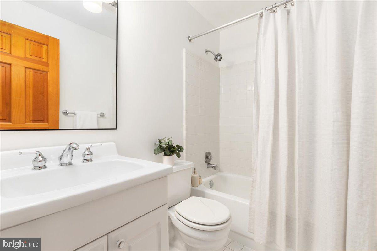 RESTON - Residential Lease