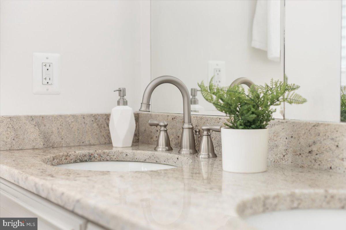 RESTON - Residential Lease