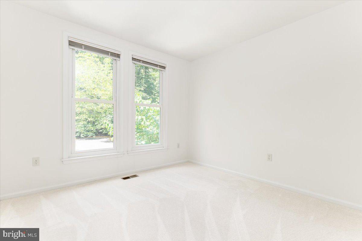 RESTON - Residential Lease