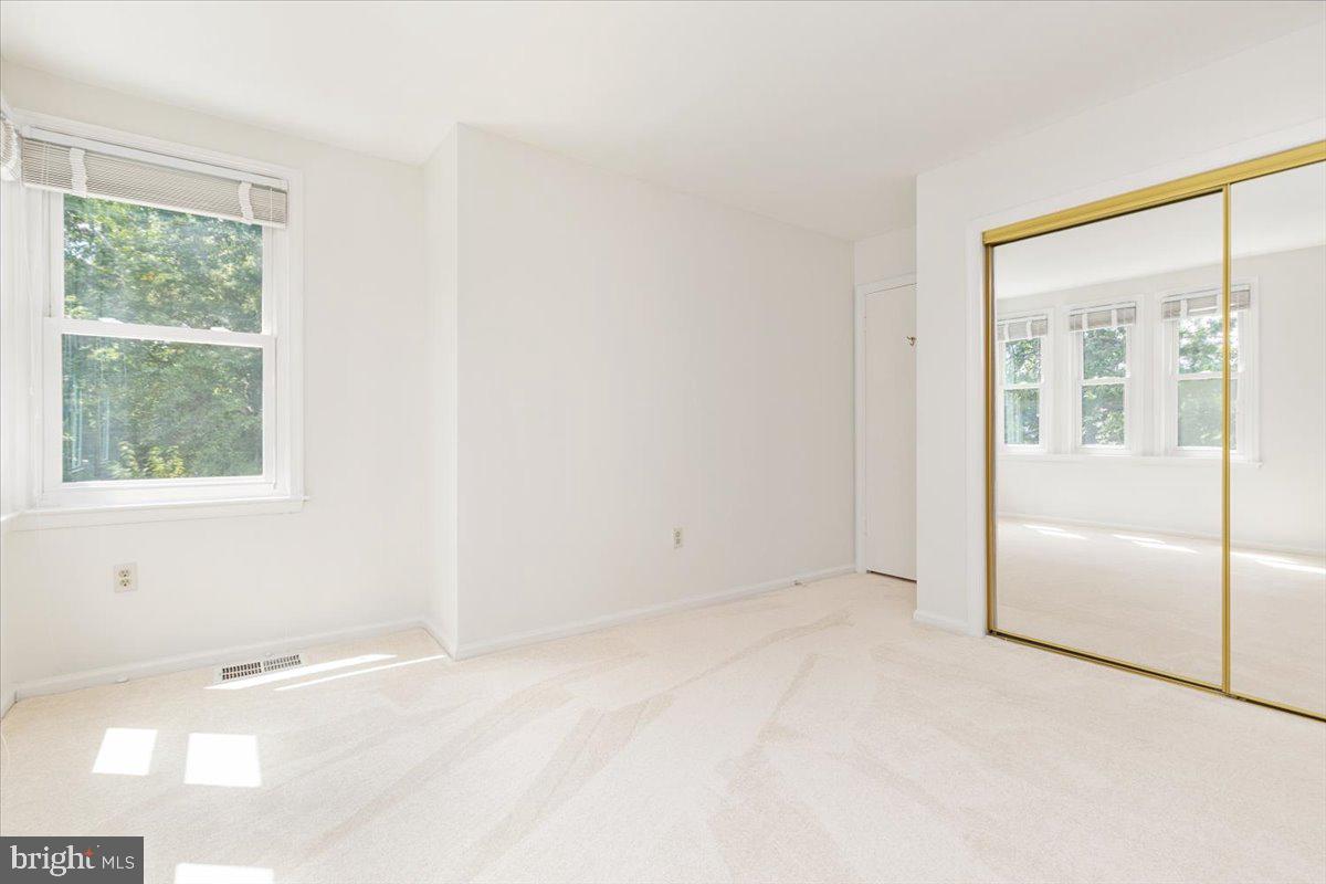 RESTON - Residential Lease