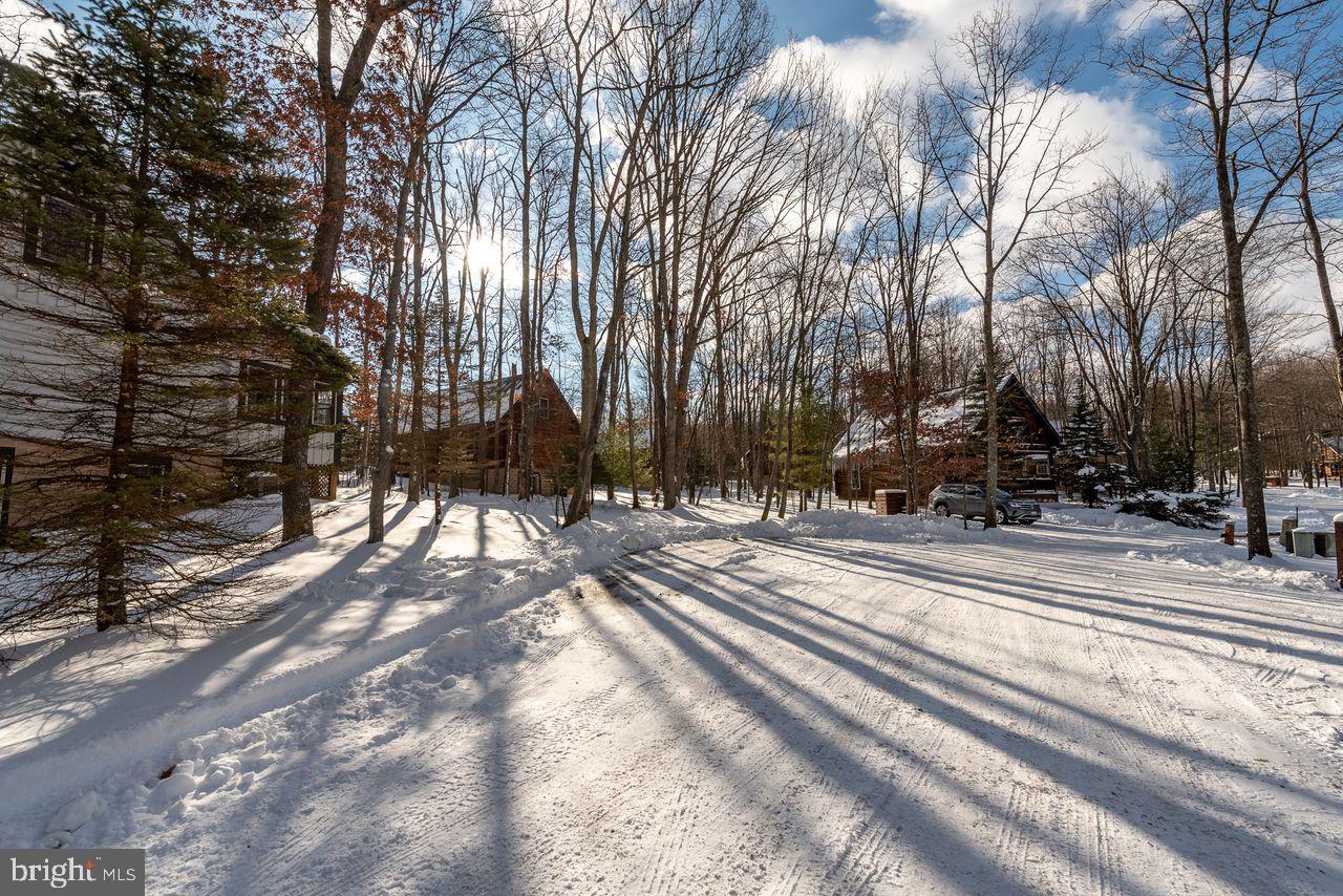 YELLOWSTONE VILLAGE - Residential