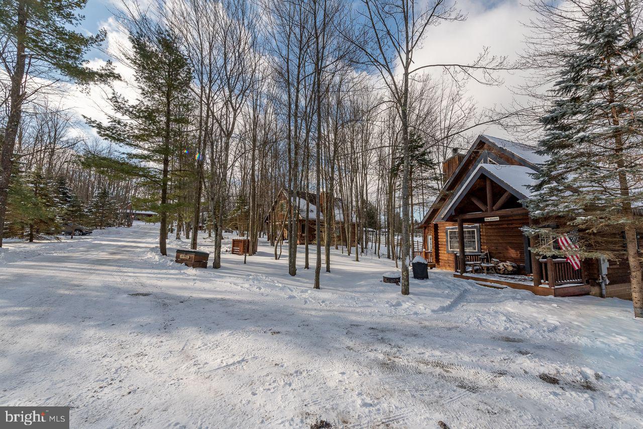 YELLOWSTONE VILLAGE - Residential