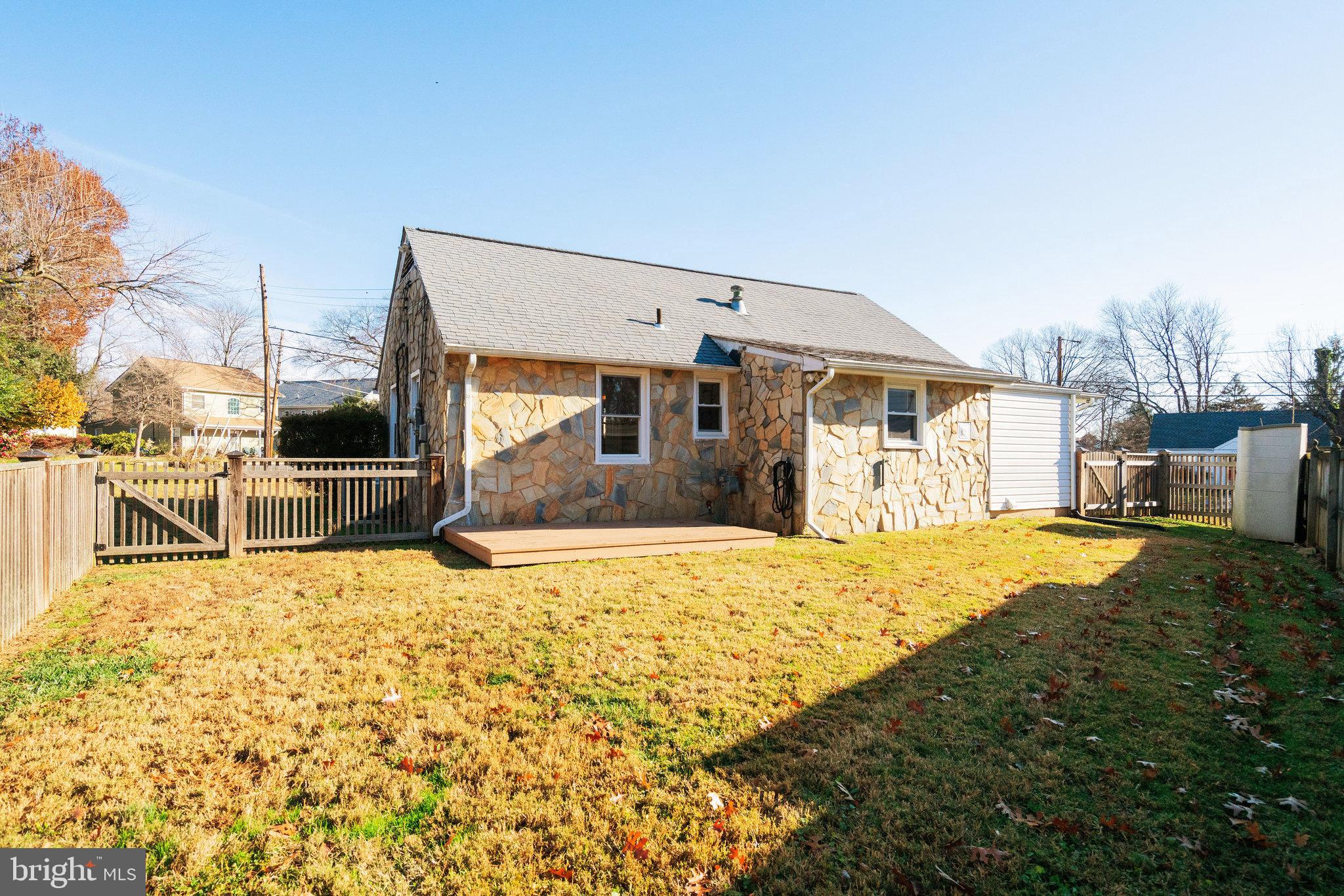 ANNALEE HEIGHTS - Residential Lease