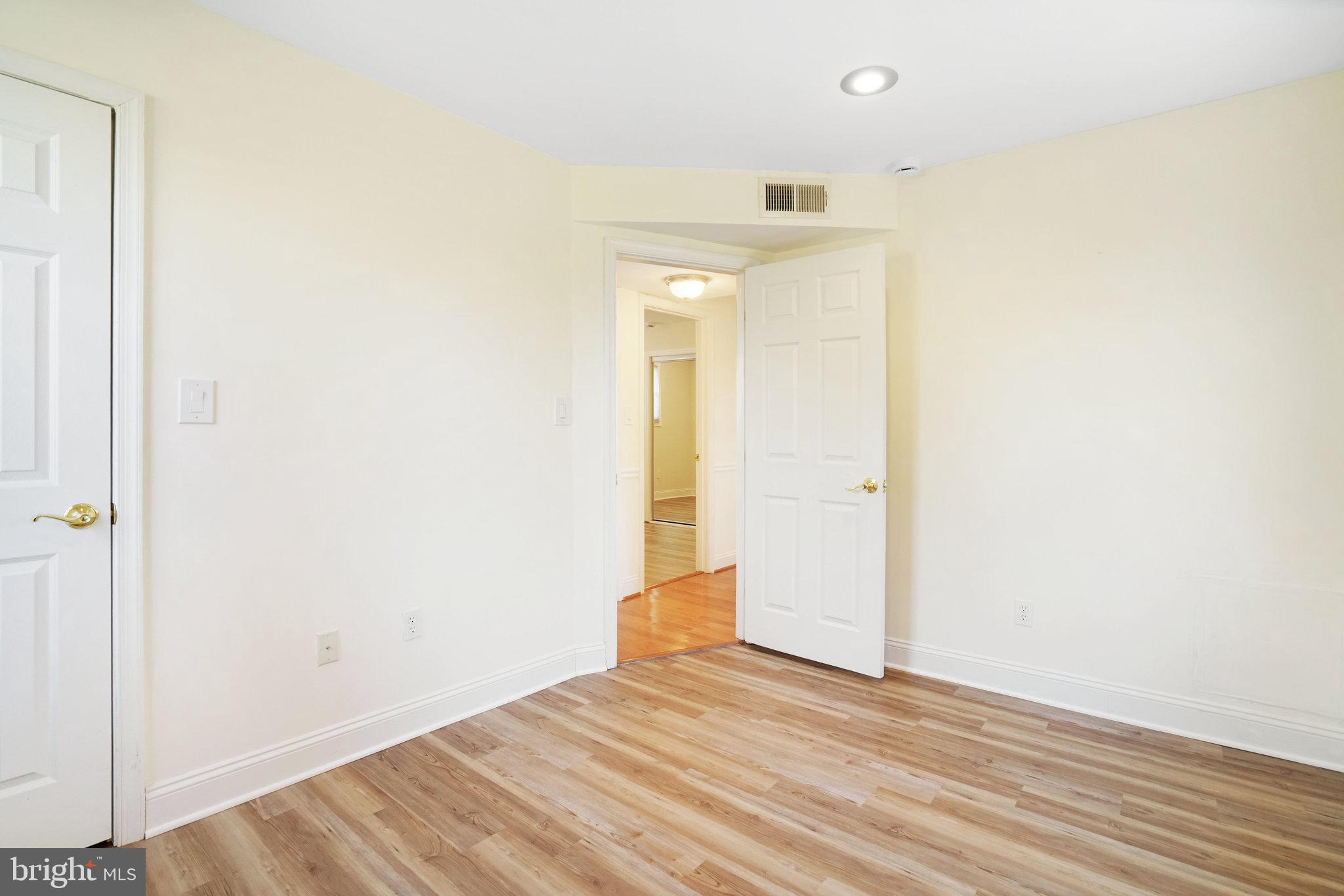 ANNALEE HEIGHTS - Residential Lease