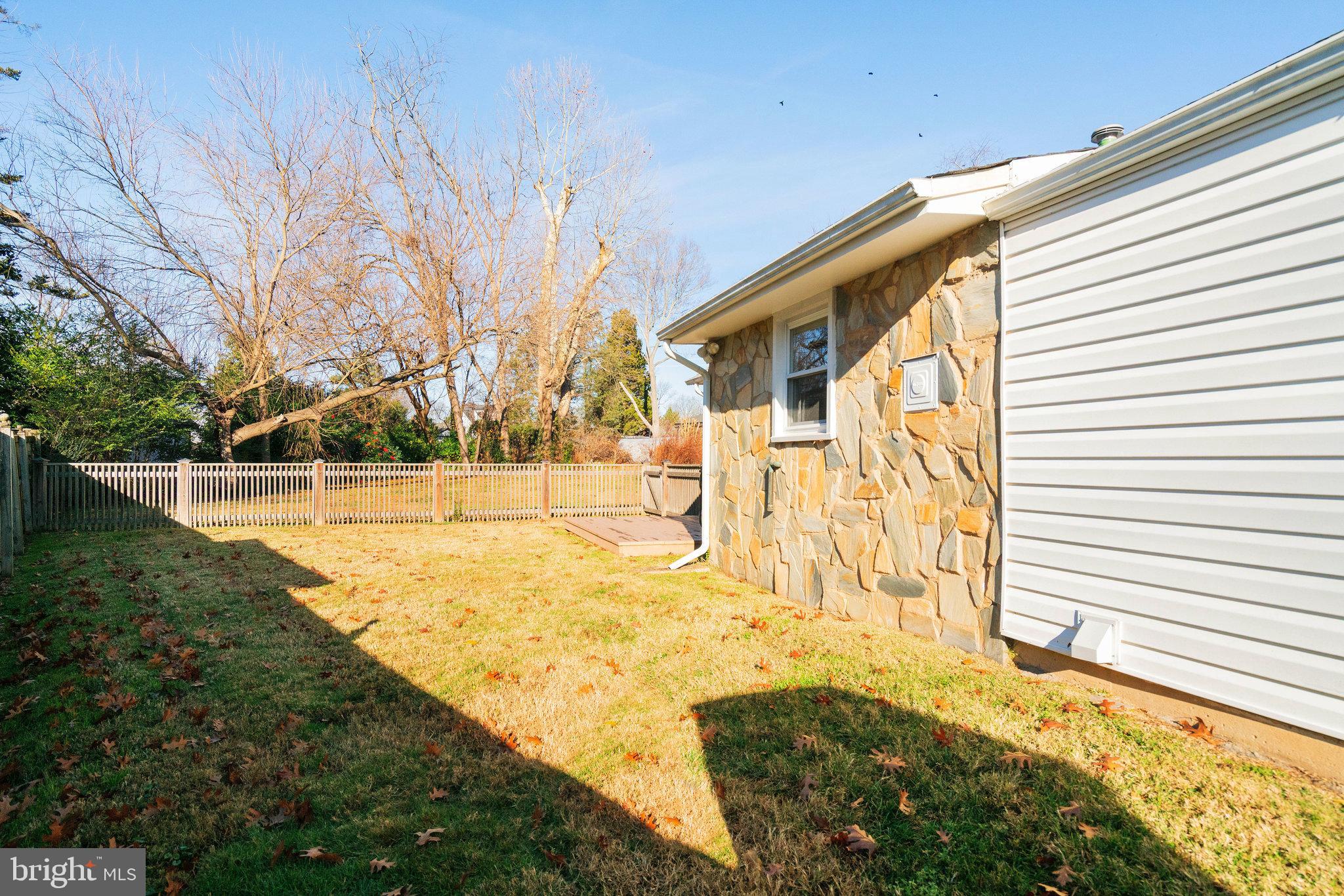 ANNALEE HEIGHTS - Residential Lease