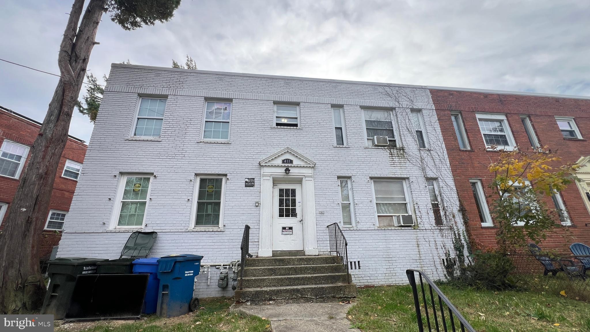 411 LEBAUM STREET SE