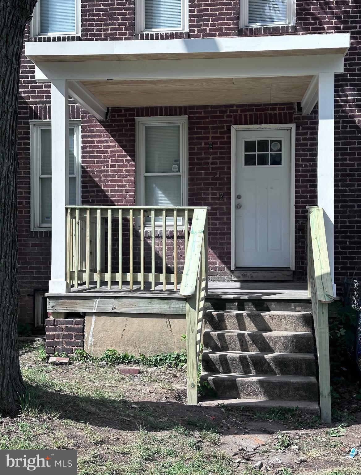 New Kitchen with Granite Countertops and Cabinets, bathrooms,
Already New roof, new plumbing, and new electrical. Vacant and ready!
FHA Loan Approved!