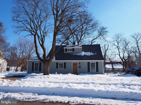 596 ROSEMAR DRIVE MORRISVILLE PA 19067