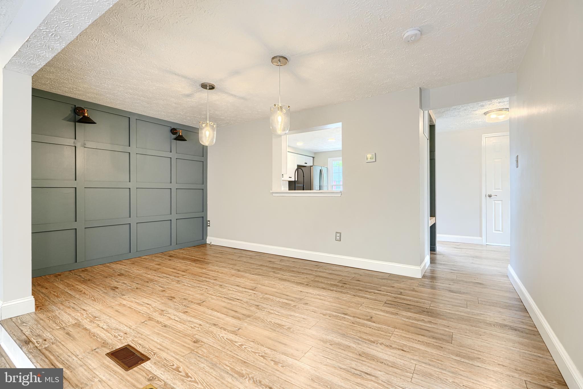 VILLAGE OF THOMAS RUN - Residential Lease
