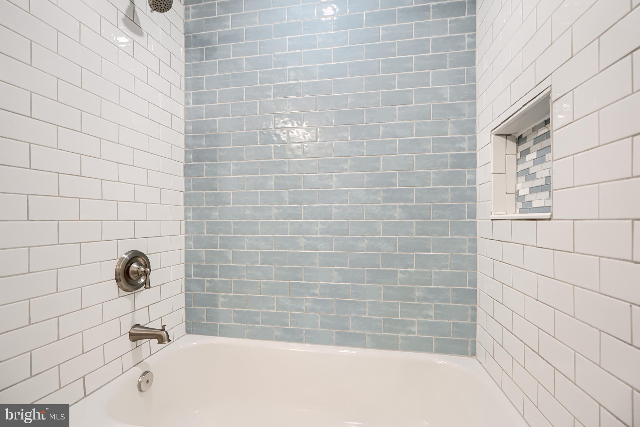VILLAGE OF THOMAS RUN - Residential Lease