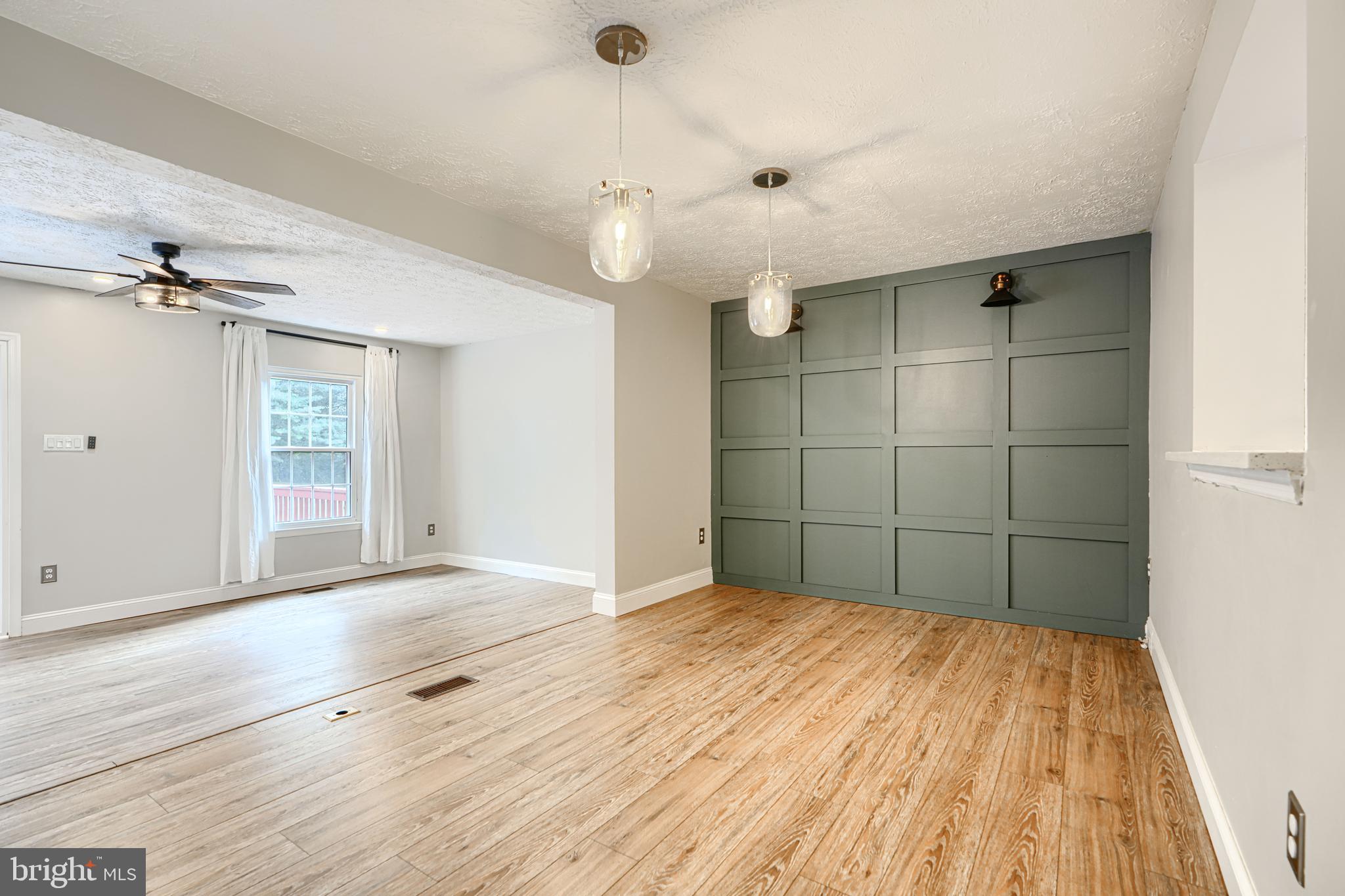 VILLAGE OF THOMAS RUN - Residential Lease