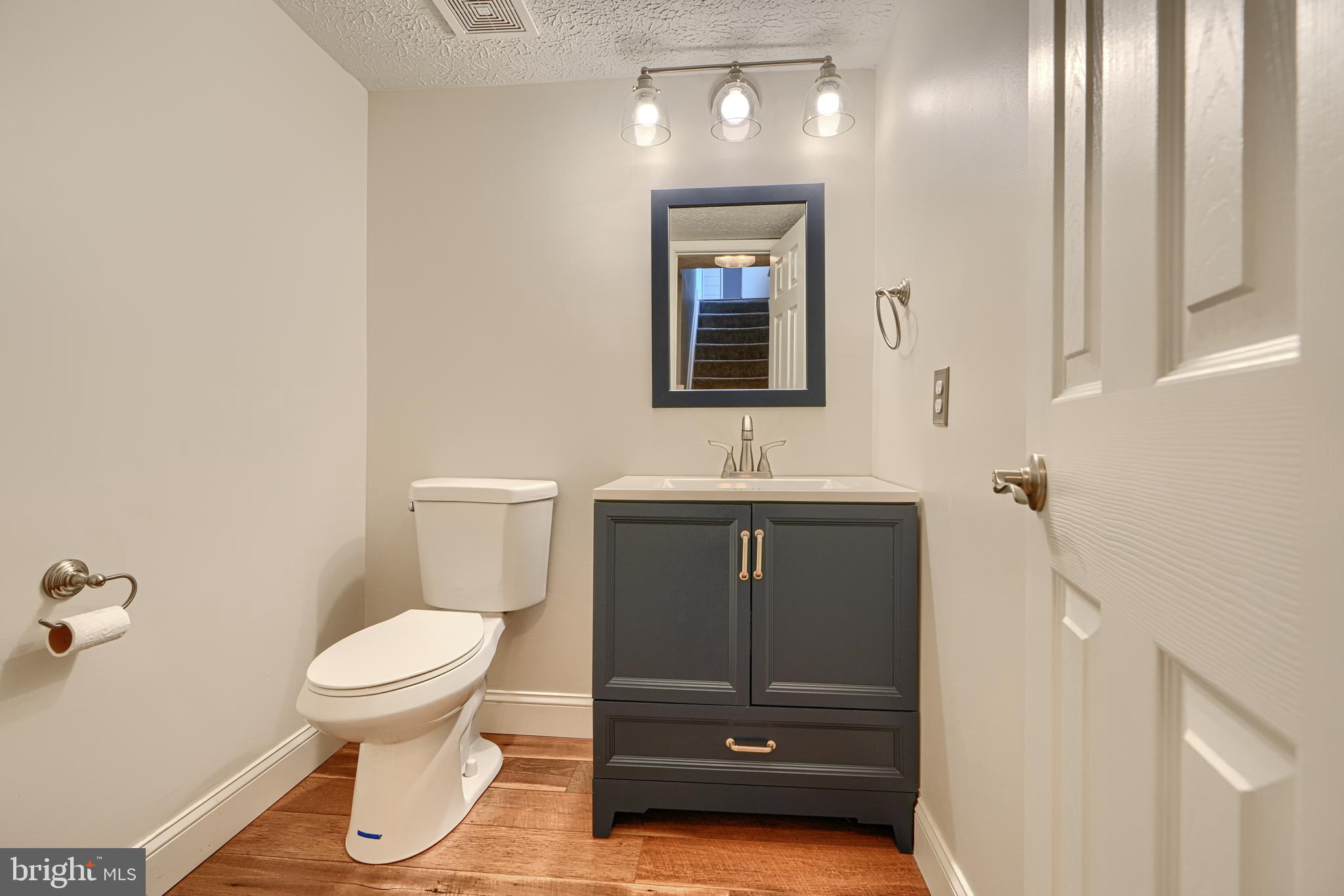 VILLAGE OF THOMAS RUN - Residential Lease