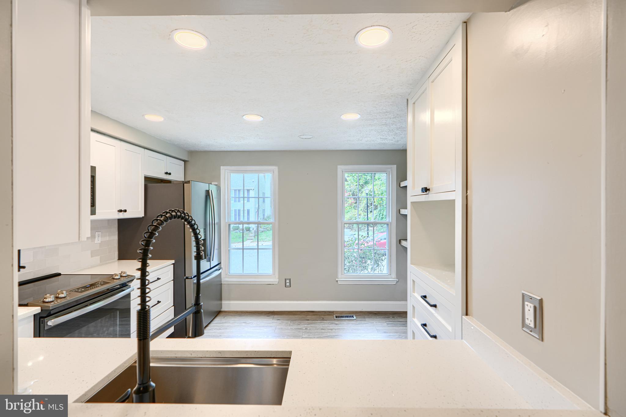 VILLAGE OF THOMAS RUN - Residential Lease
