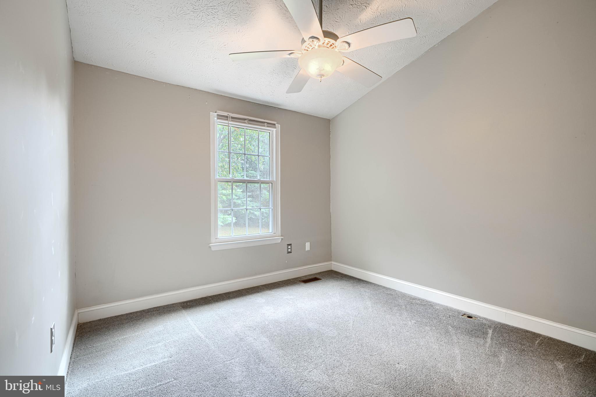 VILLAGE OF THOMAS RUN - Residential Lease
