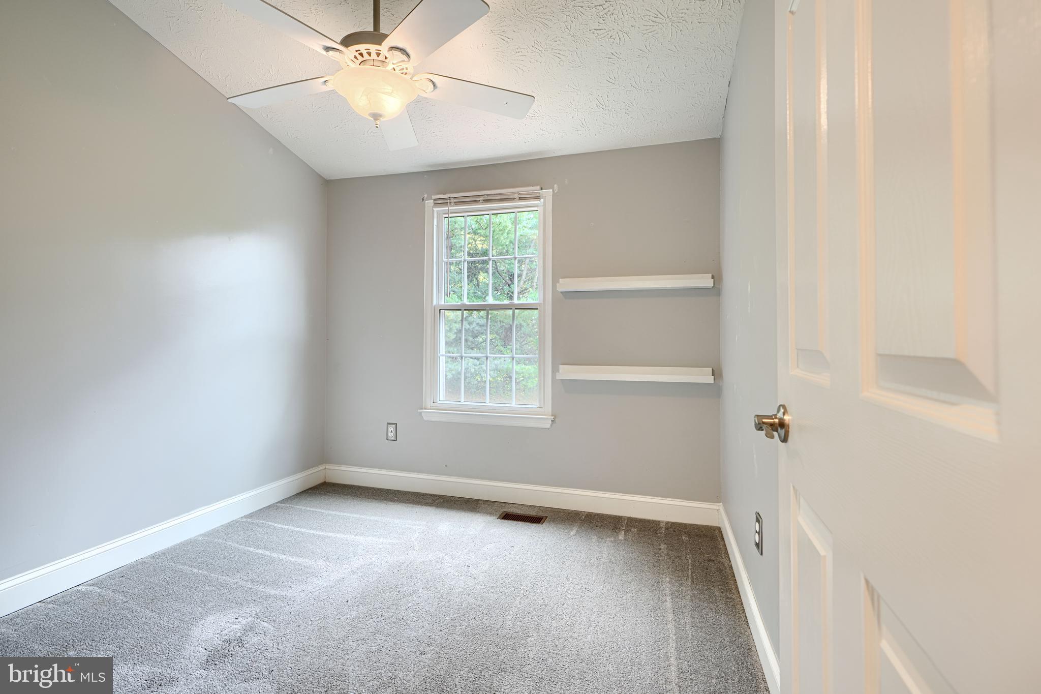 VILLAGE OF THOMAS RUN - Residential Lease