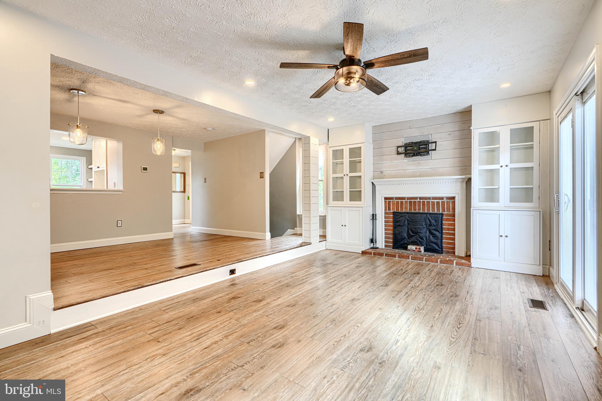 VILLAGE OF THOMAS RUN - Residential Lease
